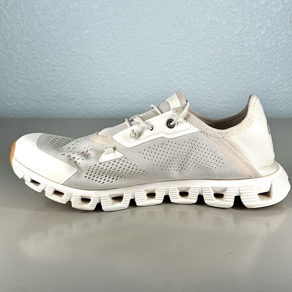 On Cloud 5 Coast Lifestyle Shoes Women's Size 9 Beige White Sneakers Lightweight - Picture 9 of 16